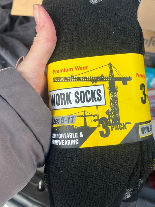  — New 3 pack work socks 3£ a pack a few