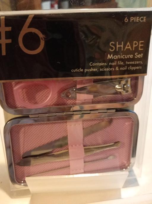  — brand new 6 piece manicure set