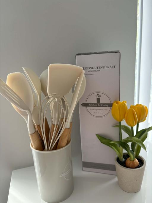  — Kitchenware set