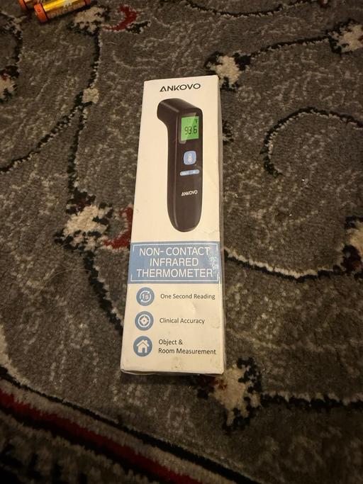  — Forehead thermometer
