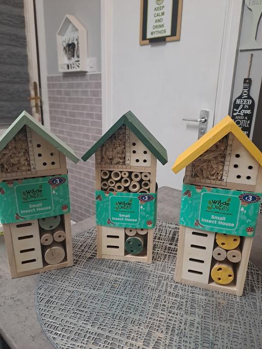  — 3x new insect houses