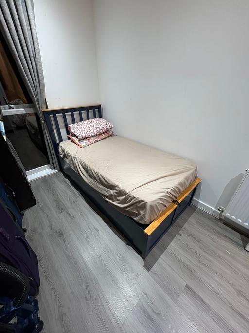  — Single bed with storage
