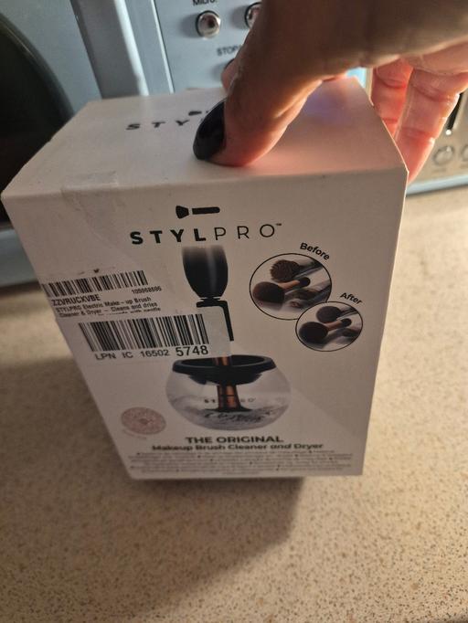  — stylpro  makeup brush cleanerb