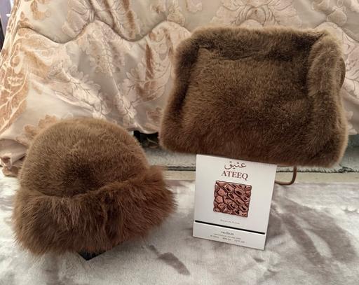  — Faux fur bag/hat