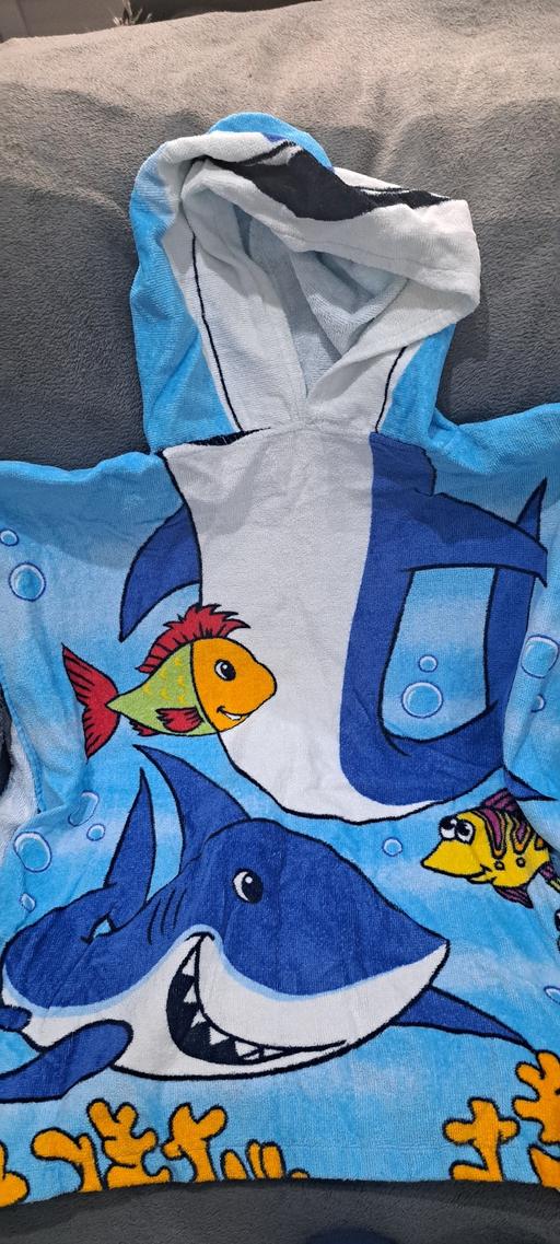 — Hooded Towel