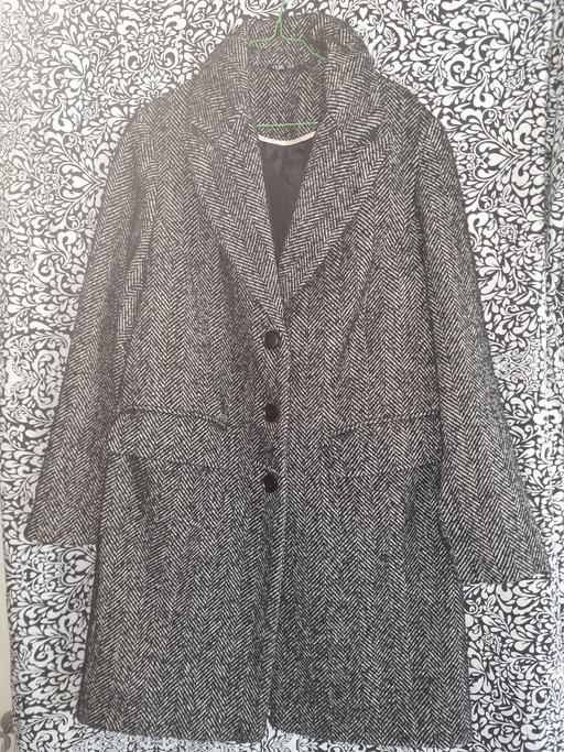  — ladies herringbone style yours coat Uk20 £10