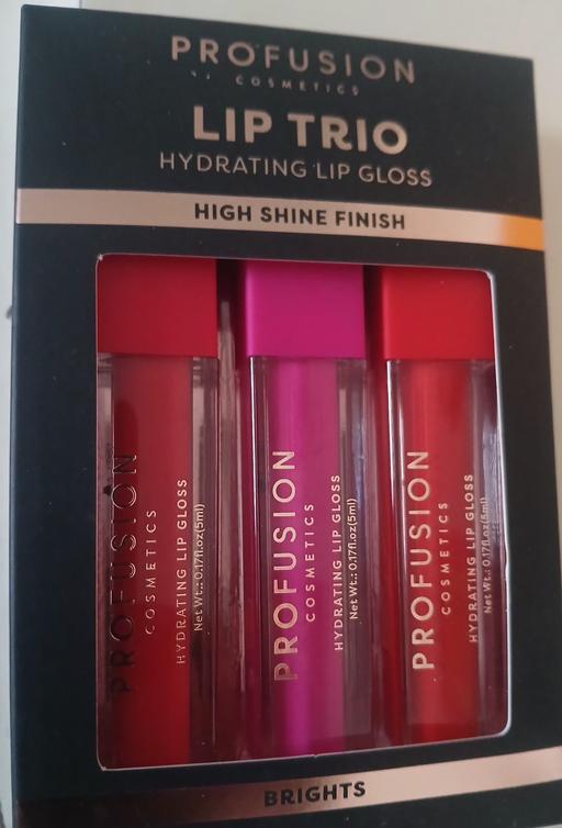  — lip gloss)