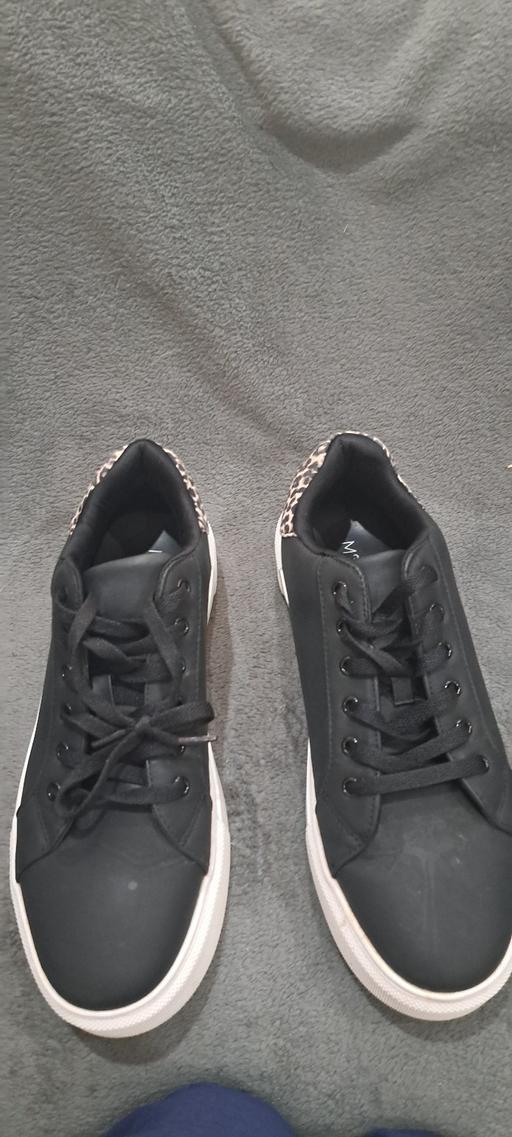  — M&S Trainers Size 8