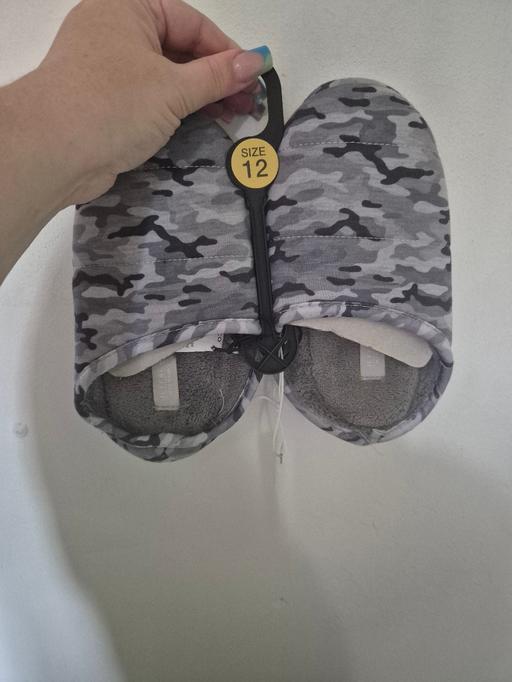  — new Boys Camo Slippers