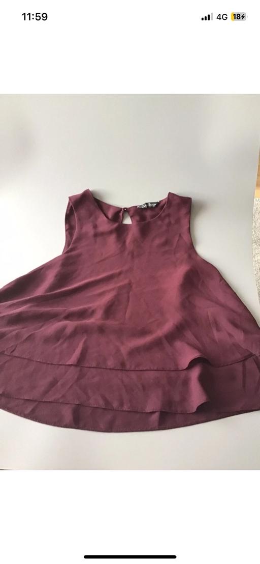  — Girls Burgundy Top Age 14.