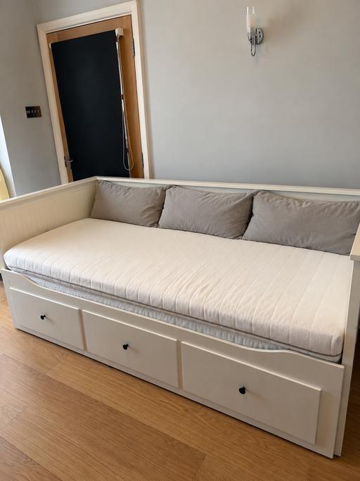  — IKEA HEMNES DAYBED + 2 MATTRESSES – £199