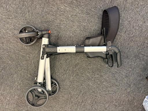 — NRS compact easy rollator