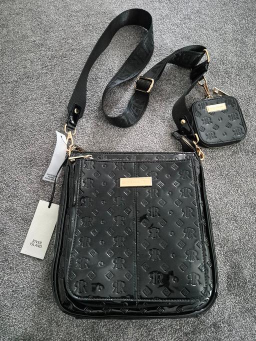  — River island bag