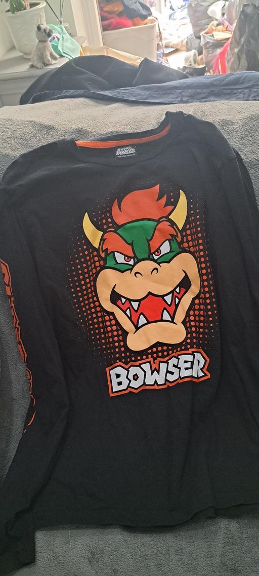  — Super Mario long sleeved shirt Adult L
