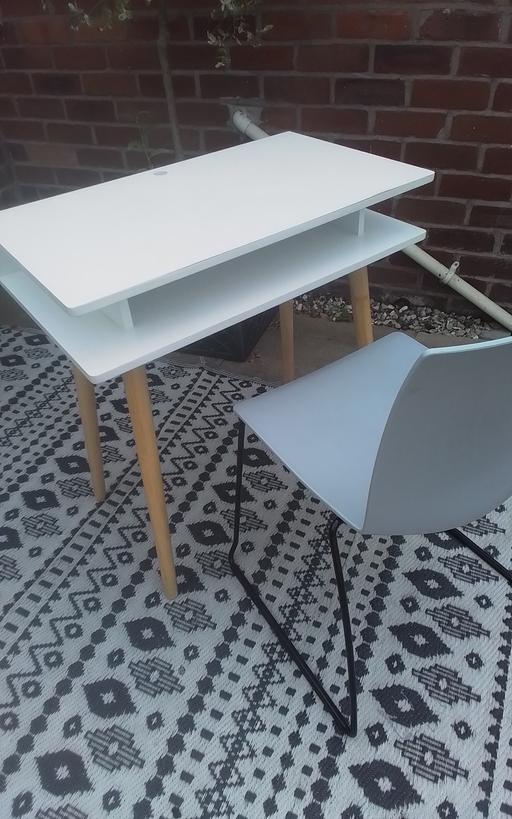  — COMPUTER TABLE/DESK +CHAIR