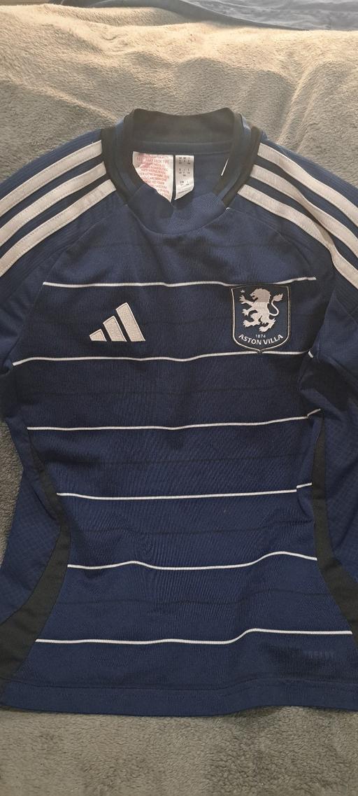  — AVFC shirt Age 9-10