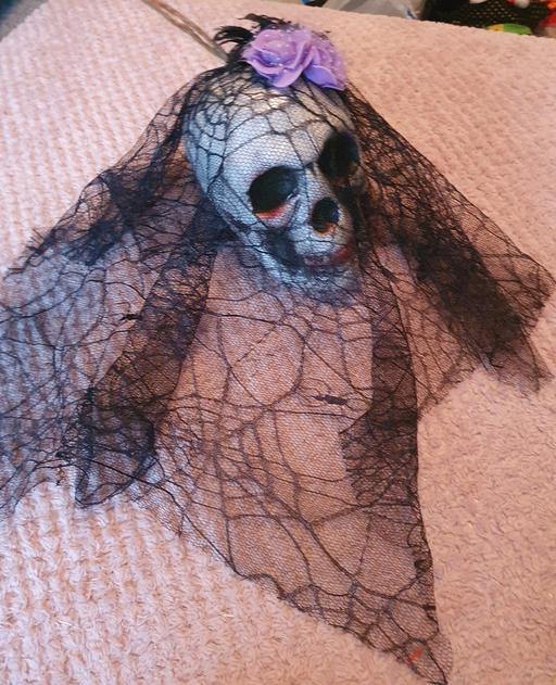 — halloween decorations skull