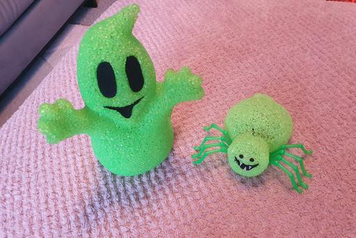  — halloween decorations ghosts + spider