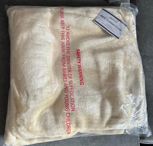  — Mink cushion covers x4