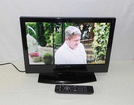  — Technika 19 inch LCD TV Built-in Freeview HD