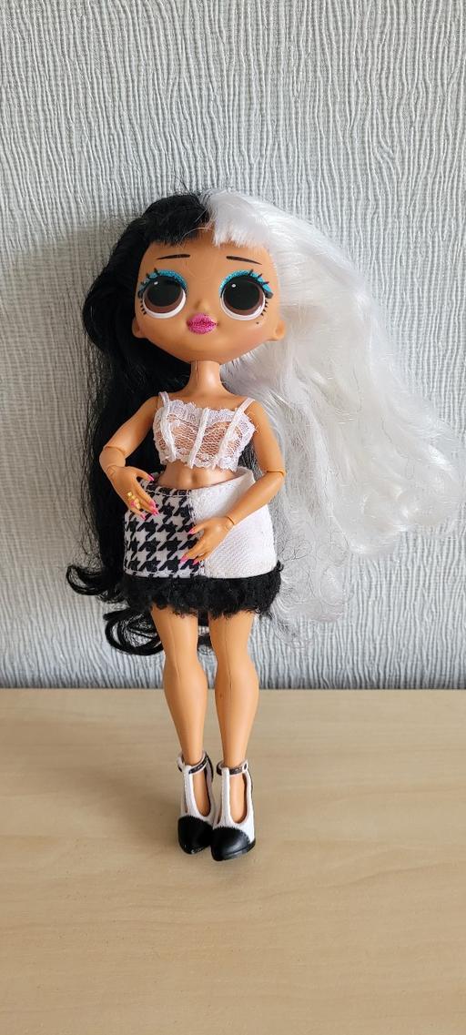  — LOL Surprise OMG fashion doll