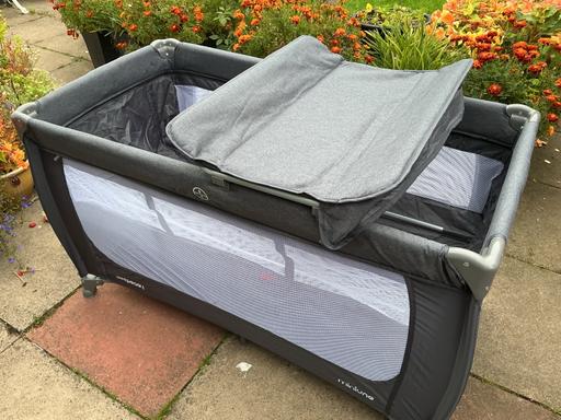  — Travel cot