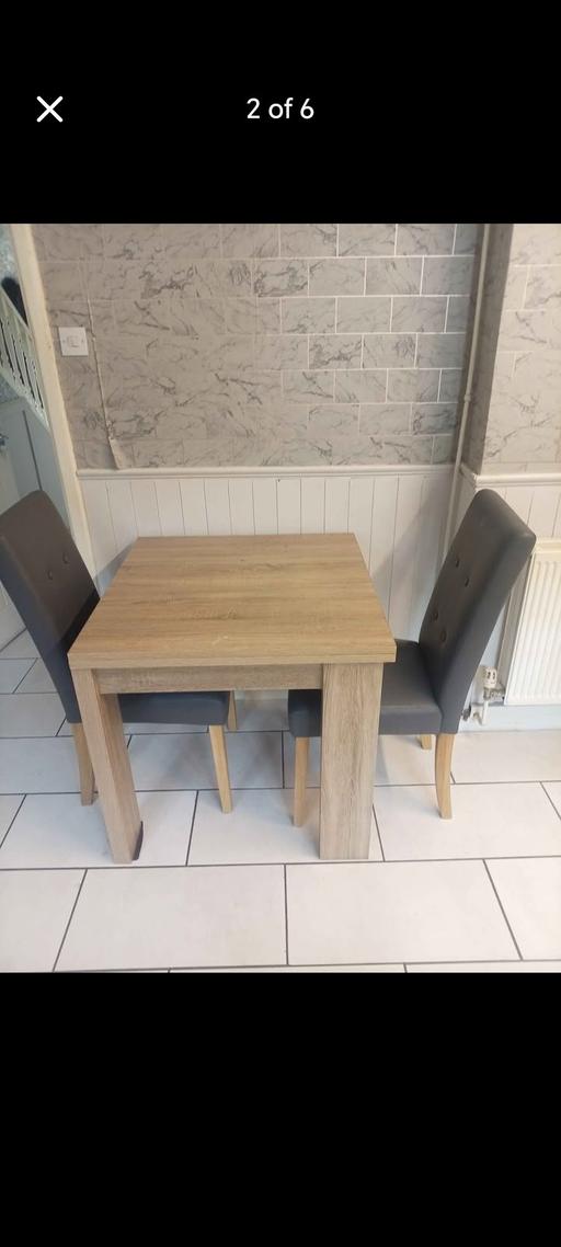  — solid pine table chairs table extends