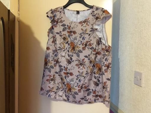  — Ladies Top Size 1XL