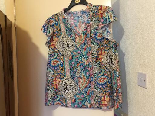  — Ladies Top Size 1XL