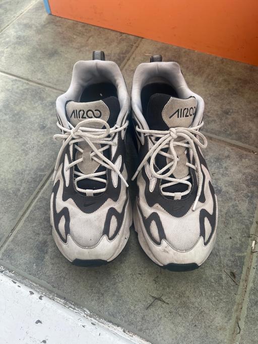  — Nike trainers