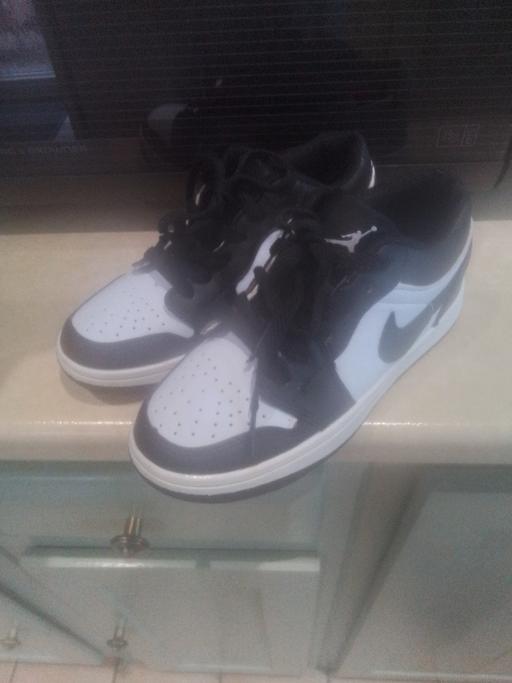  — BOYS BRAND NEW NIKE AIR TRAINERS