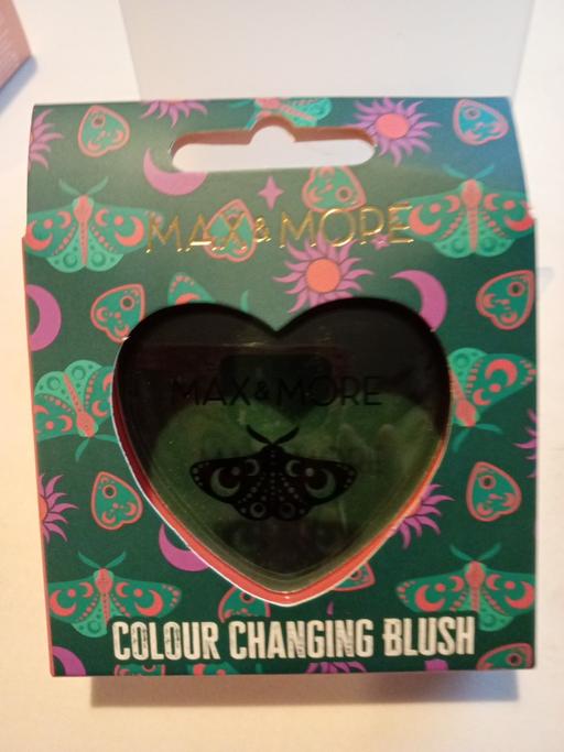  — ladies COLOUR CHANGING BLUSH SET