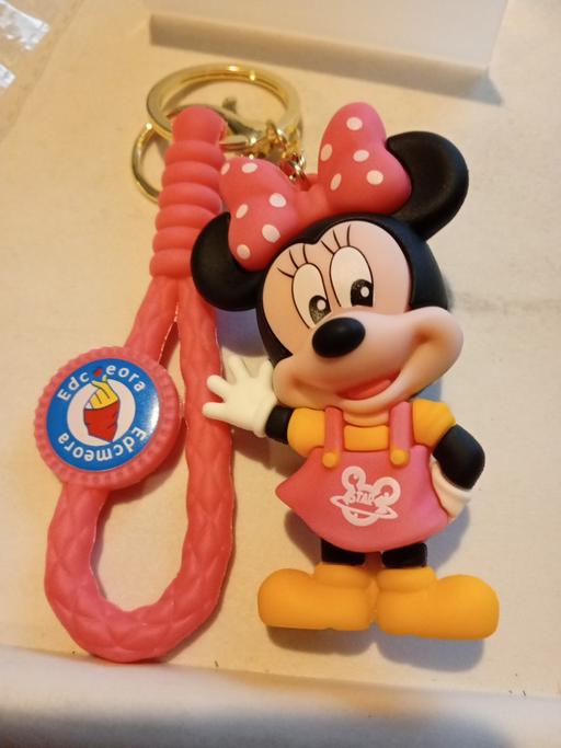  — brand new Minnie mouse keyring set