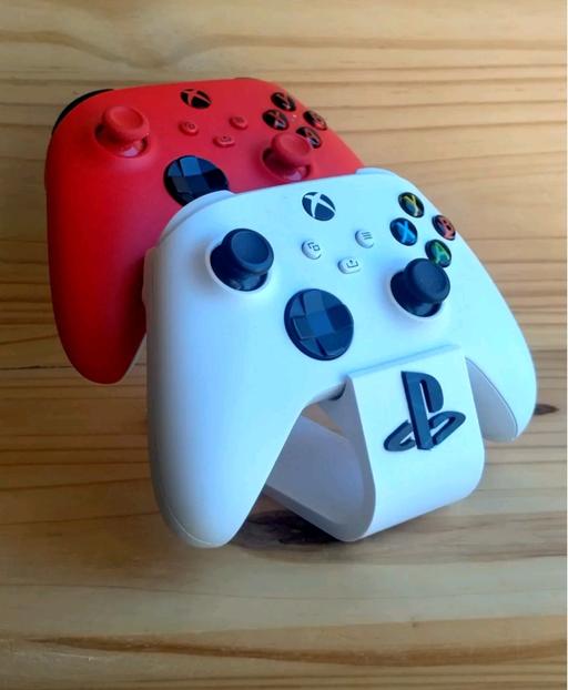  — PlayStation Controller Stand