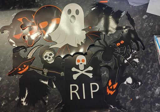 — Hangy halloween decorations. New