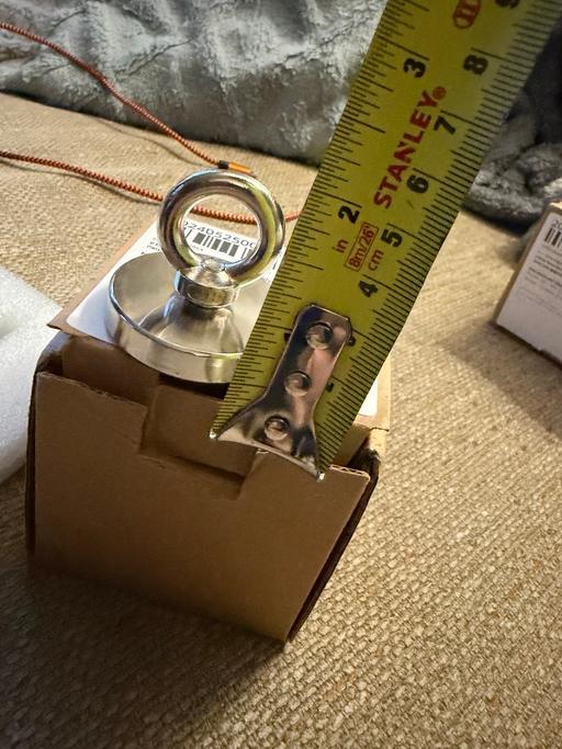  — Small magnet fishing magnet