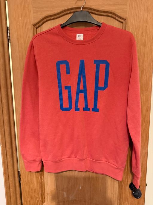  — Gap sweatshirt