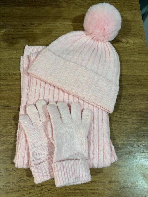 — Next , hat scarf &gloves , age 5-6 years