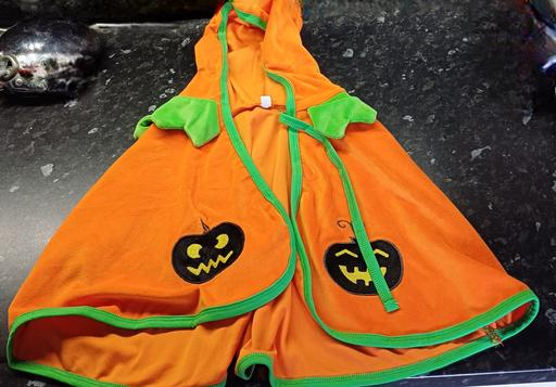  — Baby halloween pumpkin cape. 100cm new