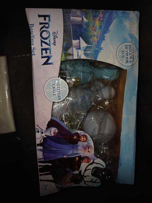 — Frozen bowling set