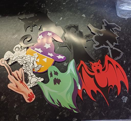  — hangy halloween decorations. new