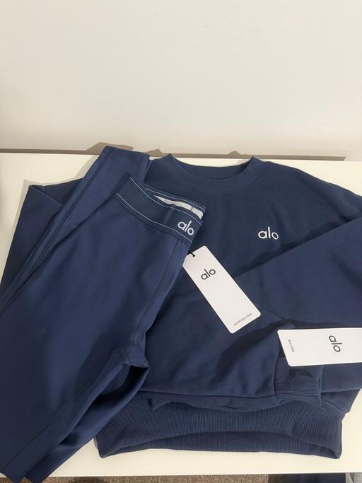  — Navy Blue Alo set
