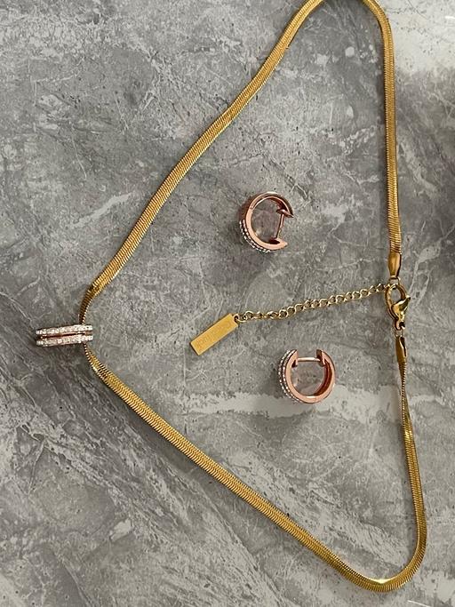  — Jewellery set