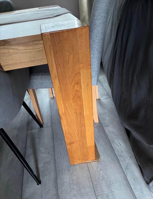  — Pine table