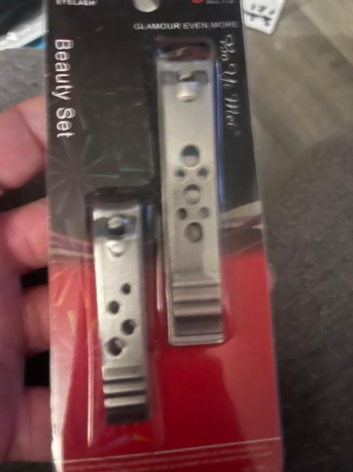  — Nail clippers 1£ a set a few
