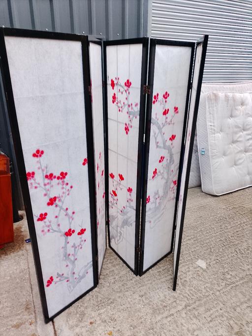 — room divider/screen