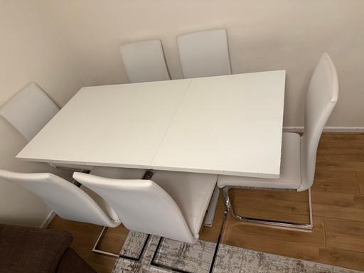  — White gloss dining table + 6 chairs