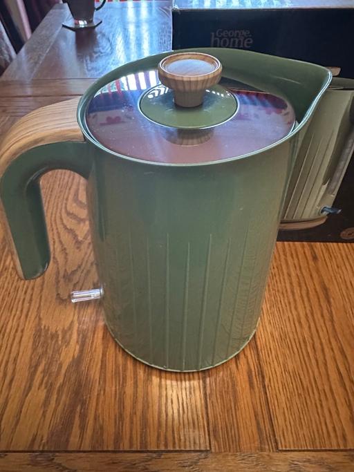  — 1 George Scandinavian look kettle