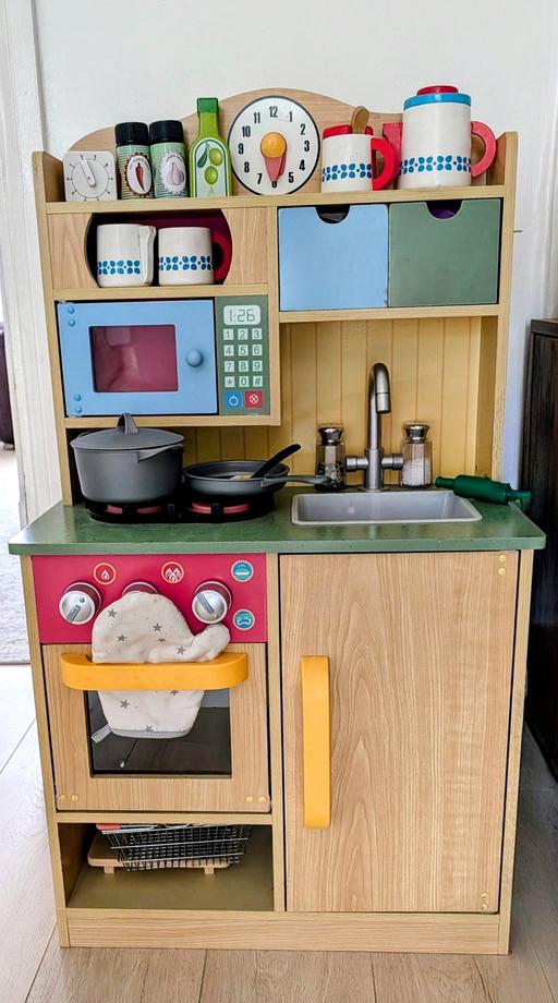  — Kids wooden toy kitchen