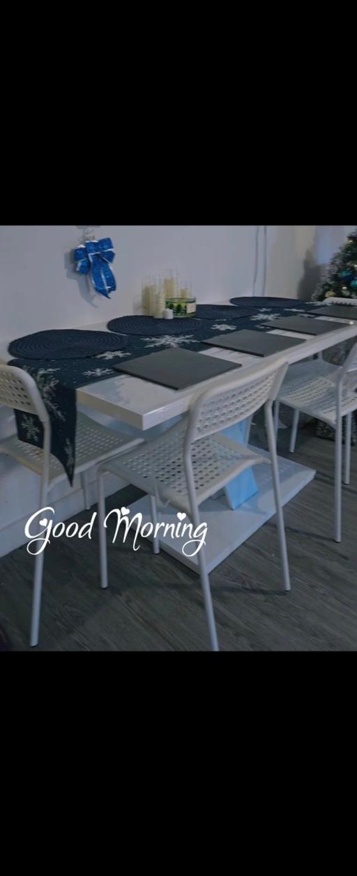  — extendable dining table 6/8 space